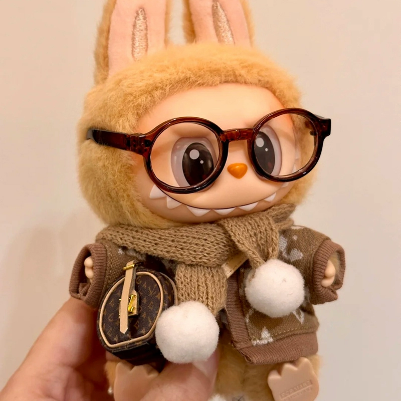 Cozy Winter Bookworm Look 4